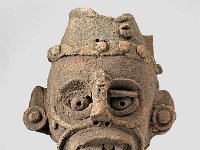 Ame Ker 147  Ame Ker 147, Mexiko, Bundesstaat Yucatan, Cuyo de Ancona, Maya, Postklassische Periode, 900-1450 n. Chr., Fragment eines figürlichen Gefäßes, Ton, H 16,2 cm, B 14,5 cm : Museumsfoto: Claus Cordes, Bestandskatalog Ethnologie